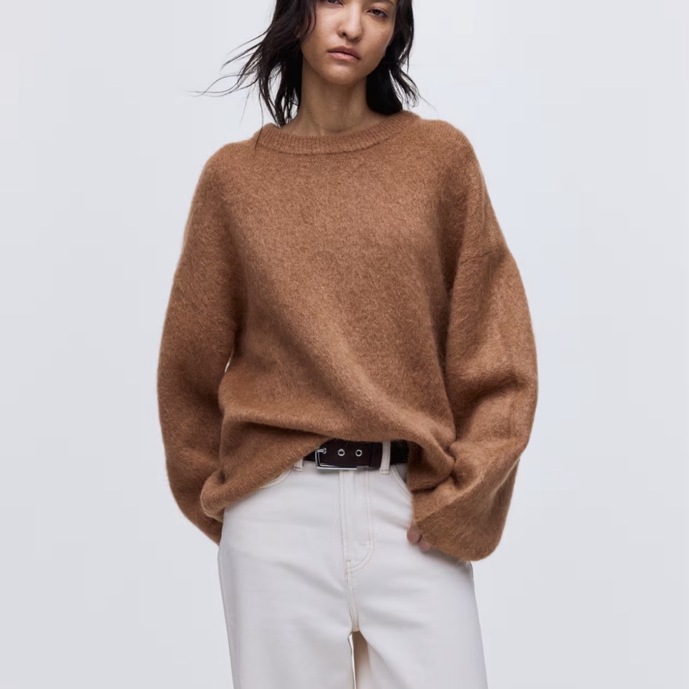 H&M NWT OVERSIZED MOHAIR BLEND SWEATER